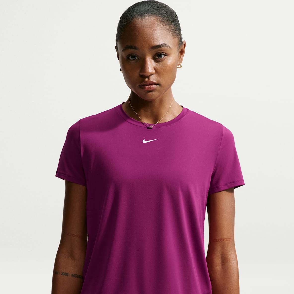 Tops & T-Shirts. Nike CA